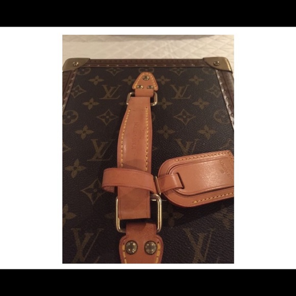 Louis Vuitton - Picture 6 of 8